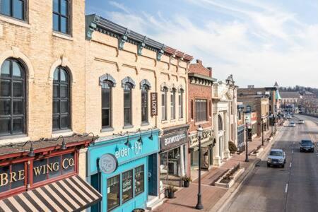 Hip Urban Loft - Small Town Charm -124 Lofts #3 West Dundee Dış mekan fotoğraf
