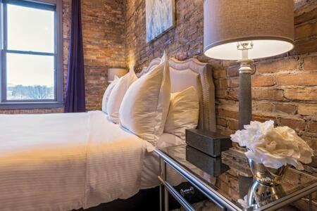 Hip Urban Loft - Small Town Charm -124 Lofts #3 West Dundee Dış mekan fotoğraf